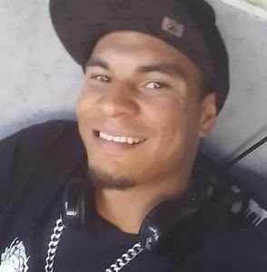 Meet your Posher, Deandre